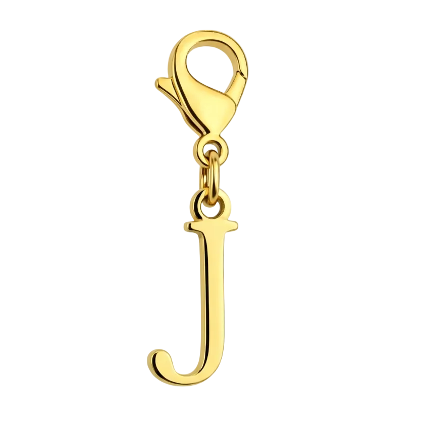 J Charm vor weißem Hintergrund